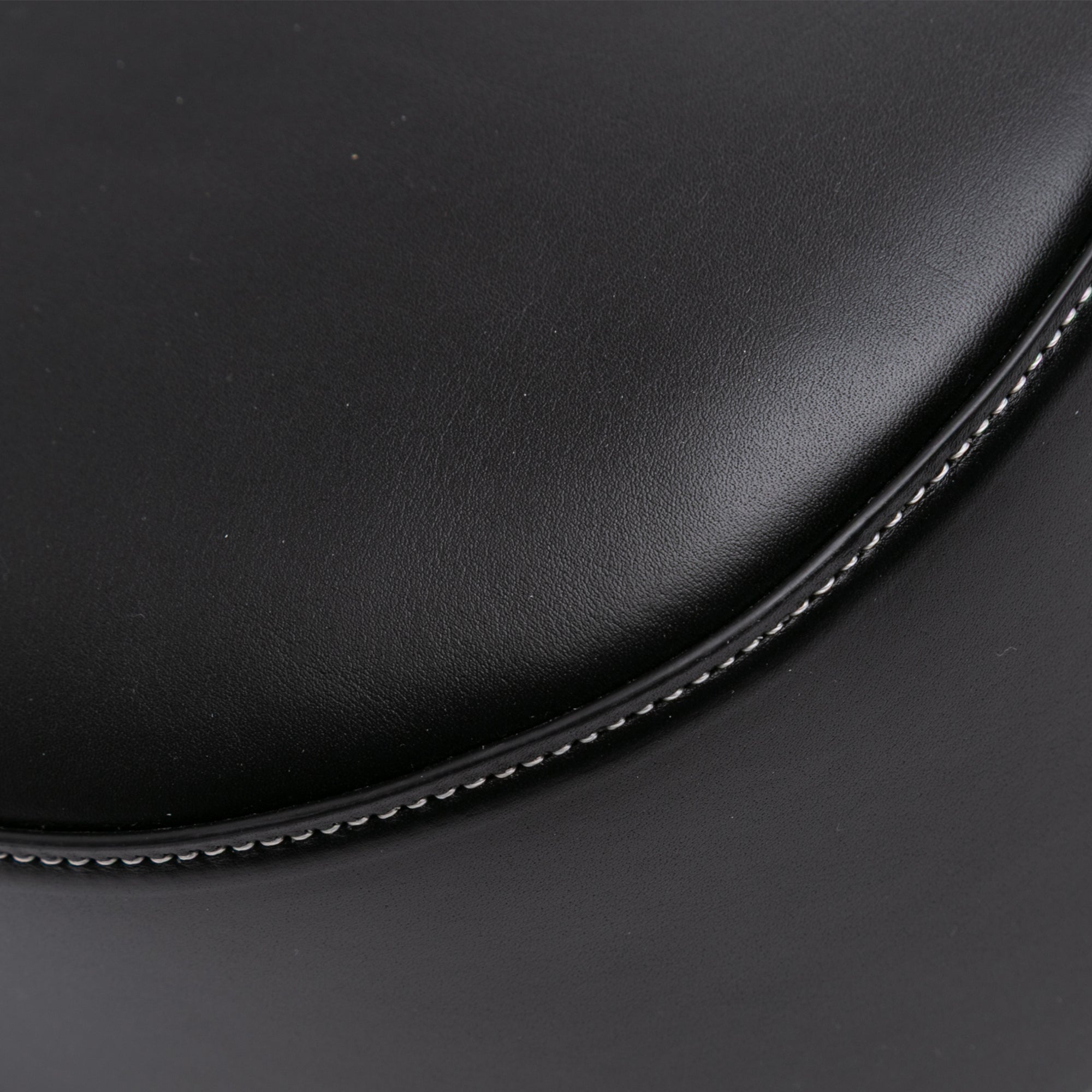 Medium Leather Ohval Flap Bag - Image 7