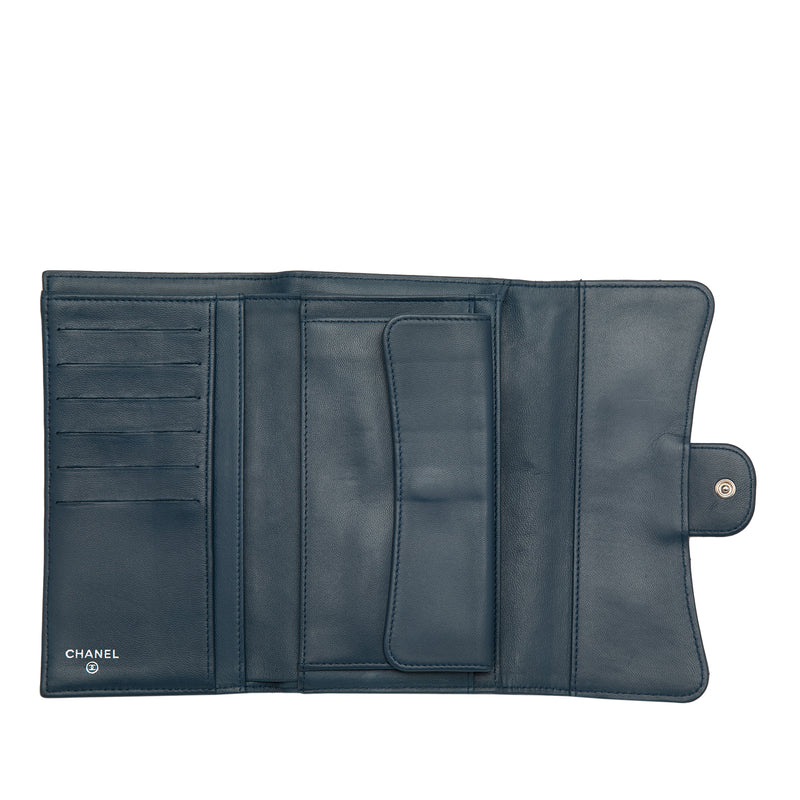 CC Quilted Lambskin Classic Flap Wallet - Image 5