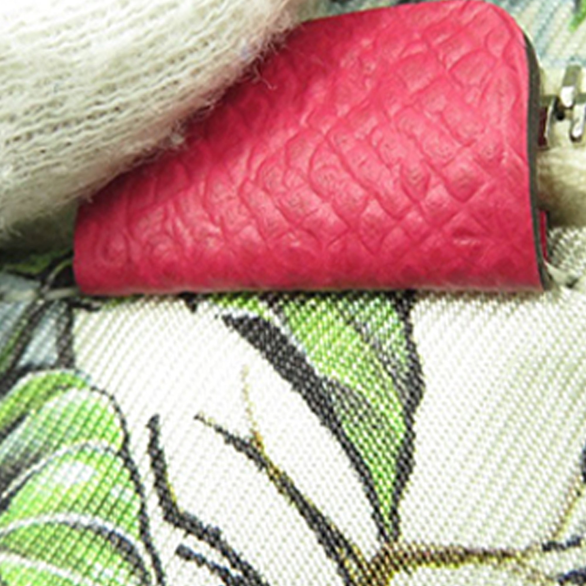 Epsom Silk in Compact Wallet - Image 12