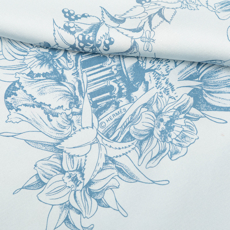 Au Pays de Cocagne Finesse Silk Scarf 90 - Image 3