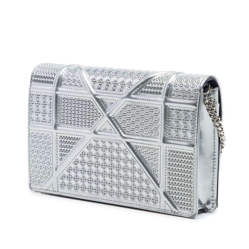 Metallic Patent Microcannage Diorama Wallet on Chain - Image 2