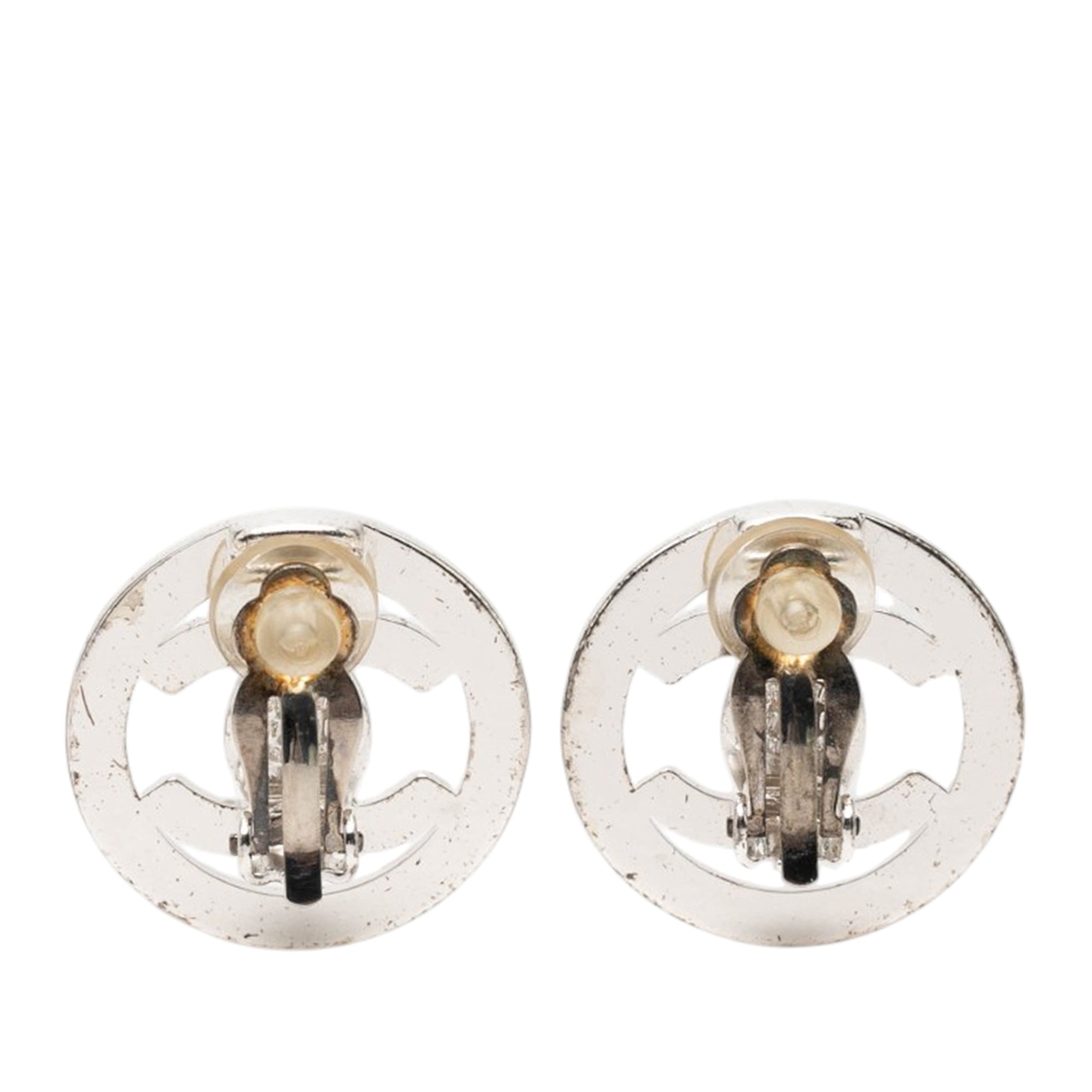 CC Brass Turnlock Round Clip On Earrings - Image 2