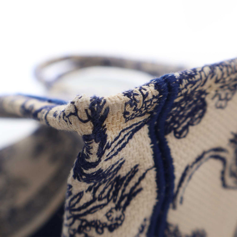 Medium Canvas Embroidered Reverse Dioriviera Toile De Jouy Book Tote - Image 12