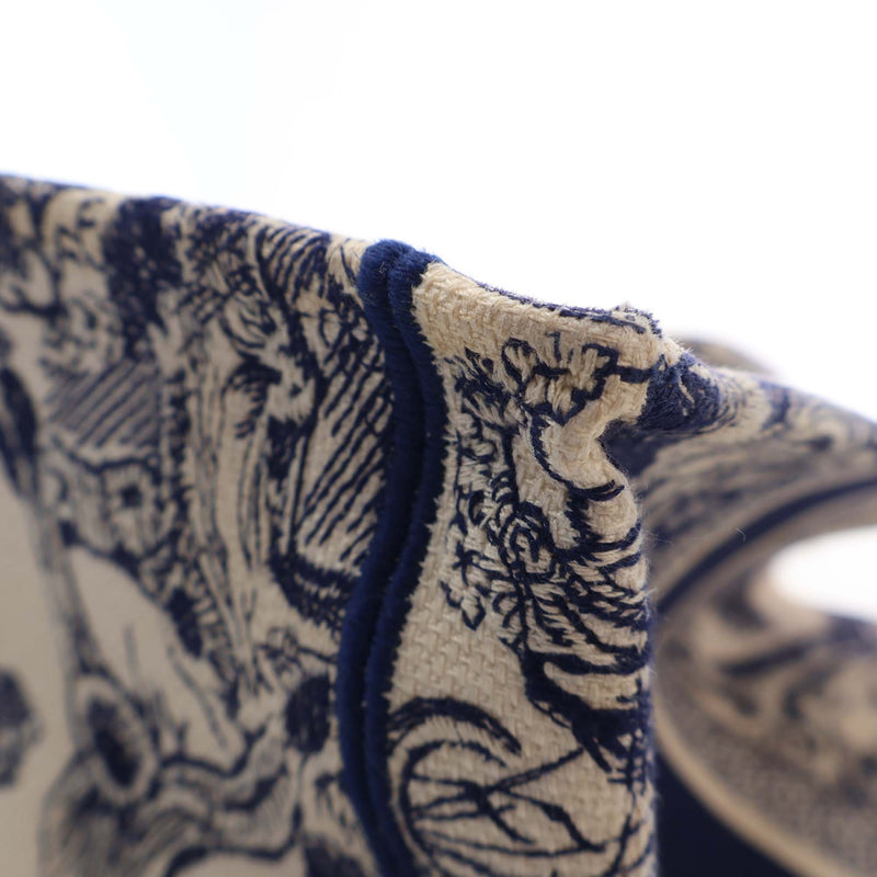 Medium Canvas Embroidered Reverse Dioriviera Toile De Jouy Book Tote - Image 13