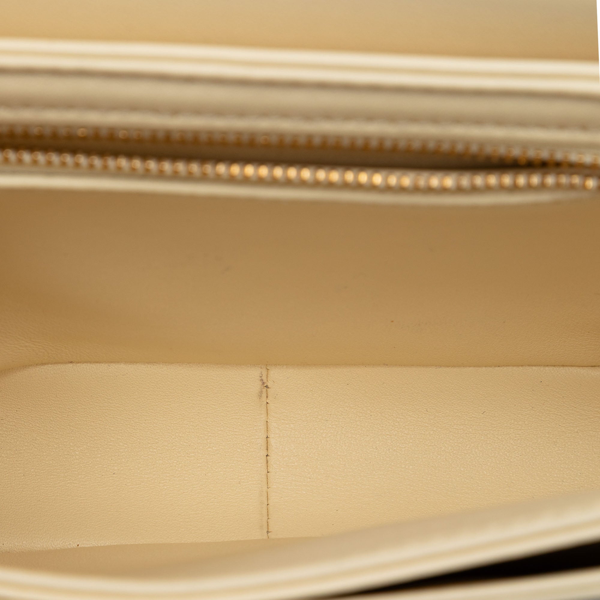 Classique Shiny Calfskin Triomphe Crossbody - Image 4