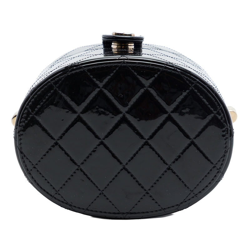 CC Quilted Patent Round Vanity Clutch With Chain - Image 3