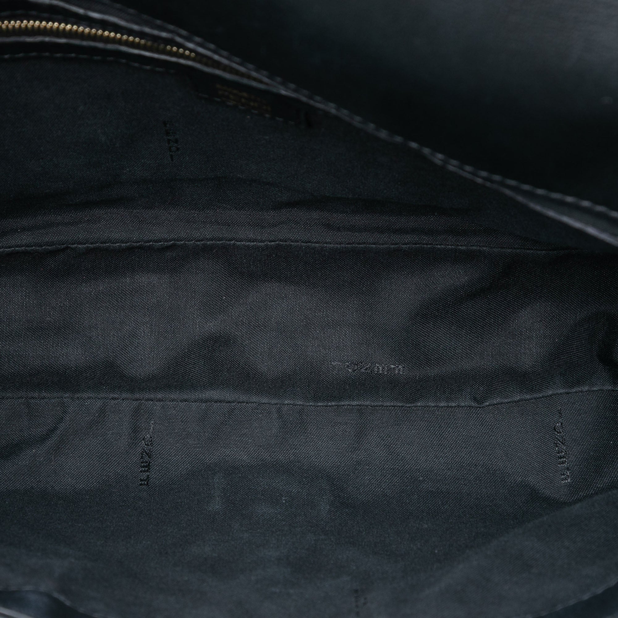 Large Zucca Embossed Leather Baguette Satchel - Image 4