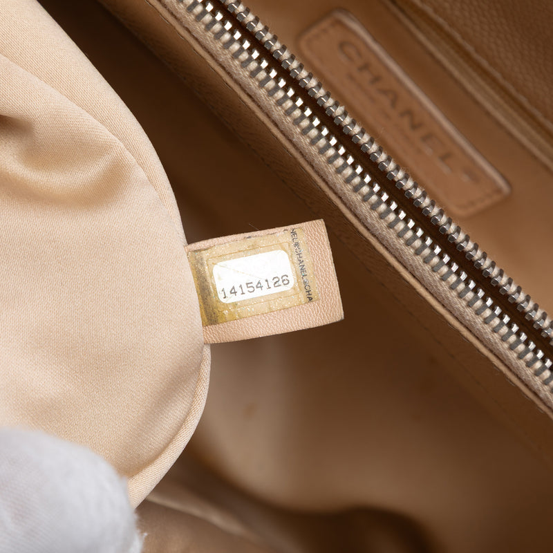 Caviar Grand Shopping Tote - Image 5