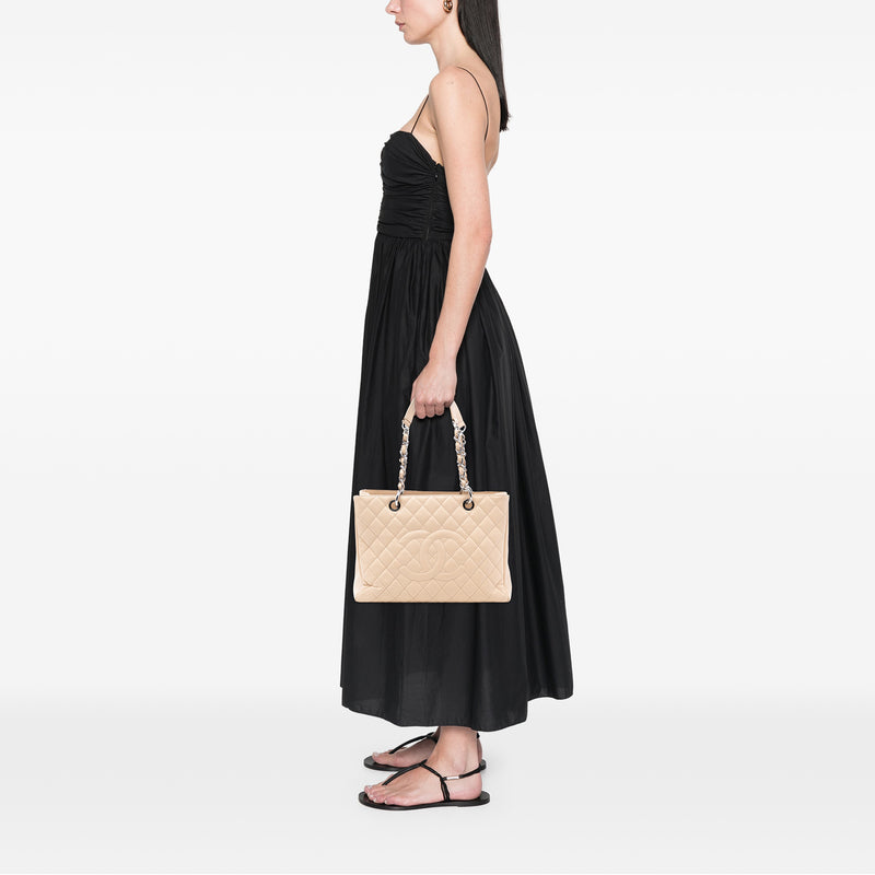 Caviar Grand Shopping Tote - Image 7
