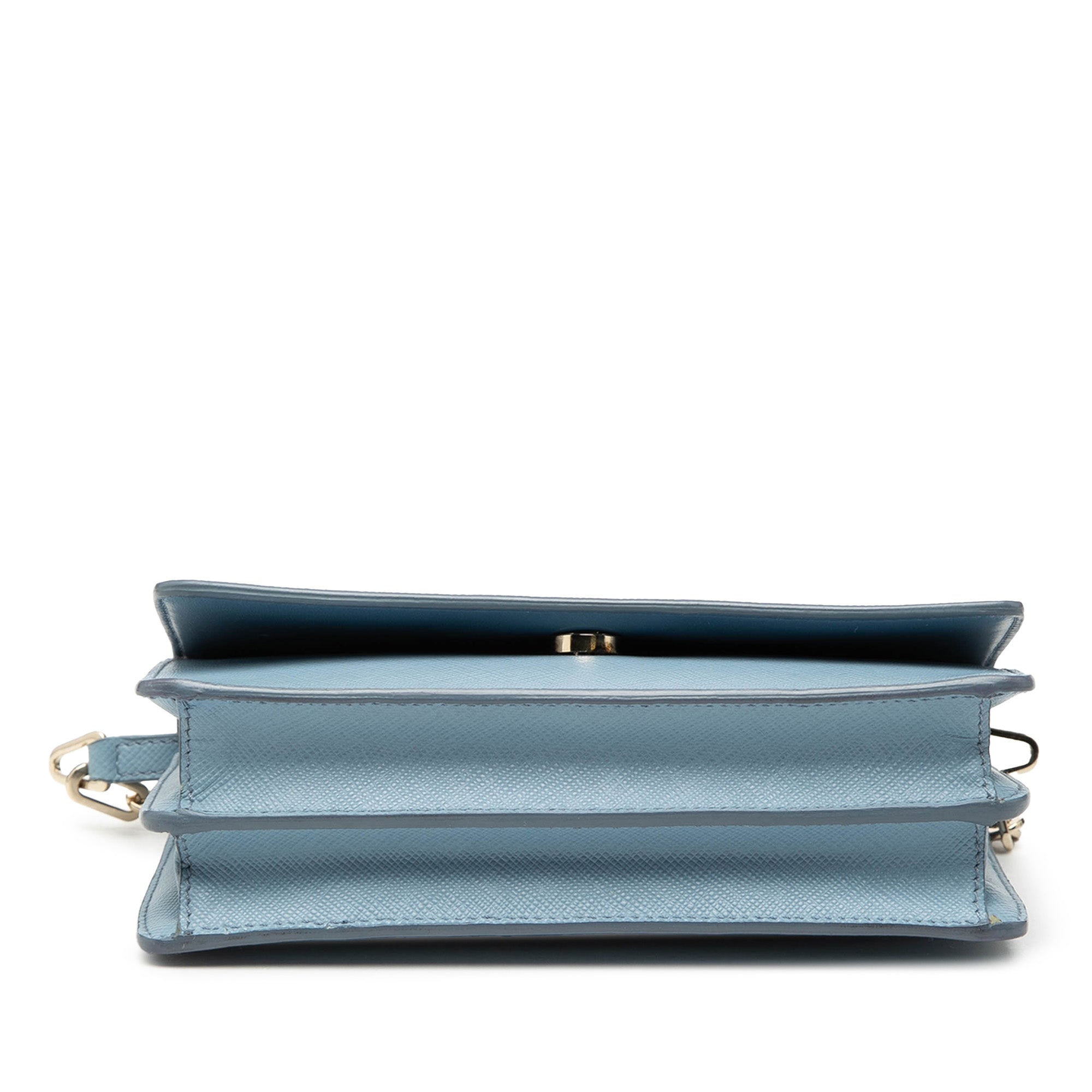 Saffiano Lux Wallet On Chain - Image 3