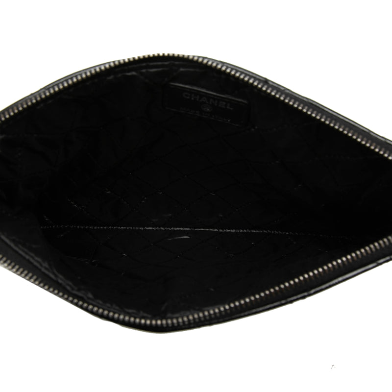 Small Quilted Crinkled Patent O Case Clutch - Image 4