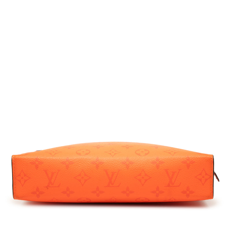 Monogram Taigarama Pochette Voyage MM - Image 3