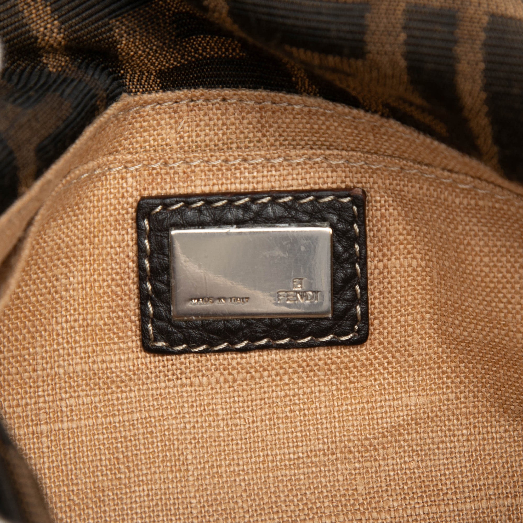 Zucca Canvas Selleria Crossbody - Image 5