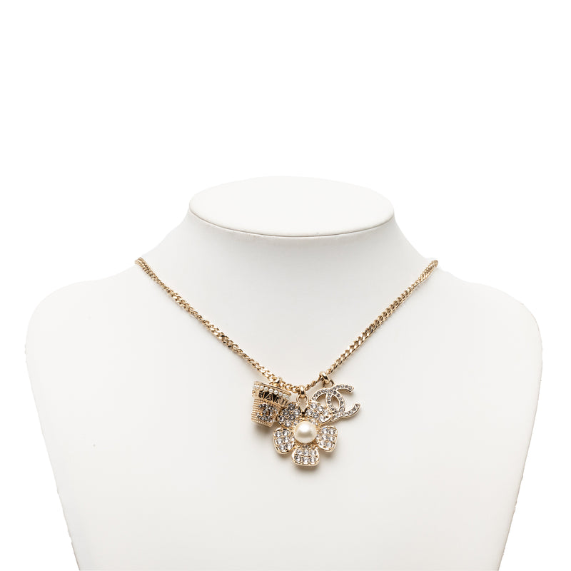 CC Gold Plated Strass and Faux Pearl Flower Pendant Necklace - Image 4