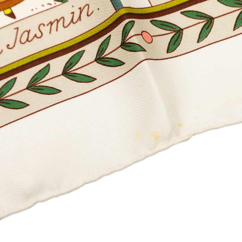 Huile Rafraichissante a L Usage de la Toilette Parfumee Silk Scarf 90 - Image 7