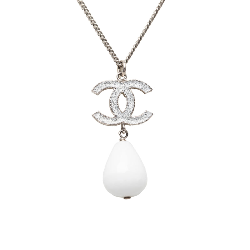CC Brass Resin Teardrop Pendant Necklace - Image 2