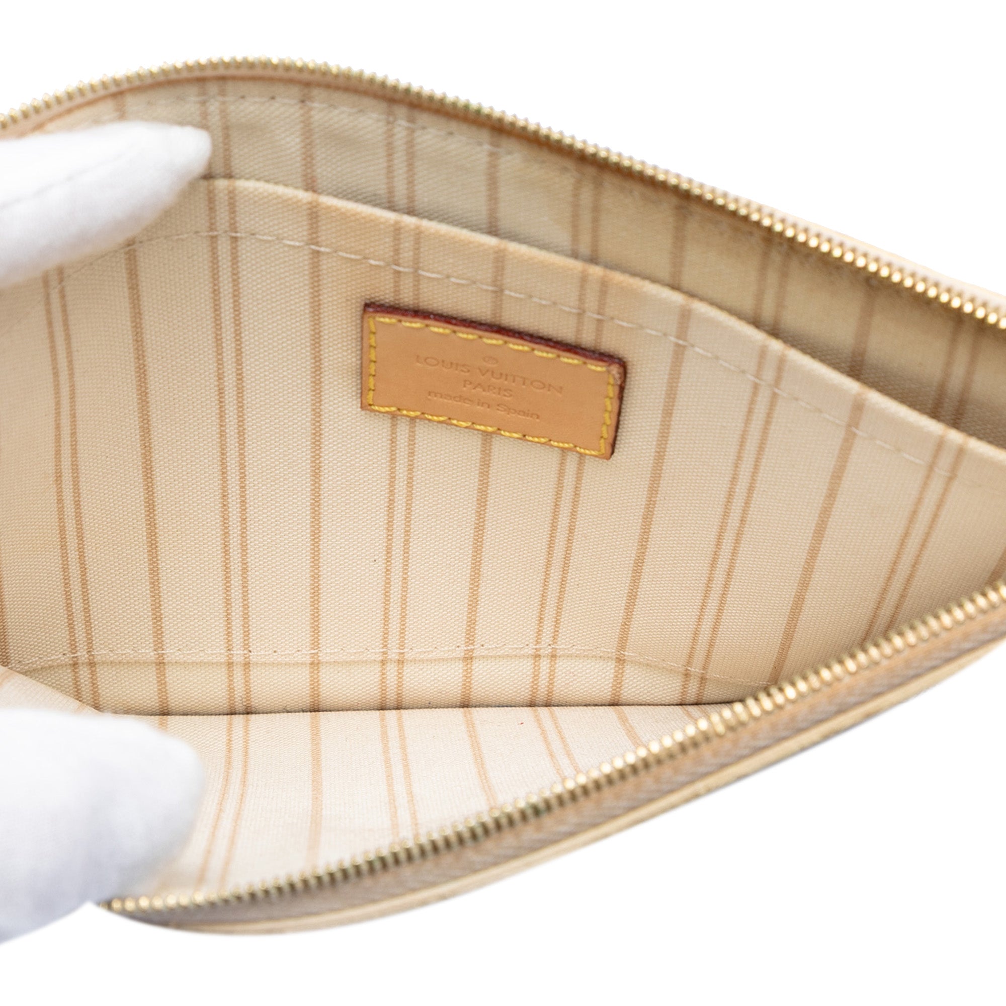 Damier Azur Neverfull MM Pouch - Image 4