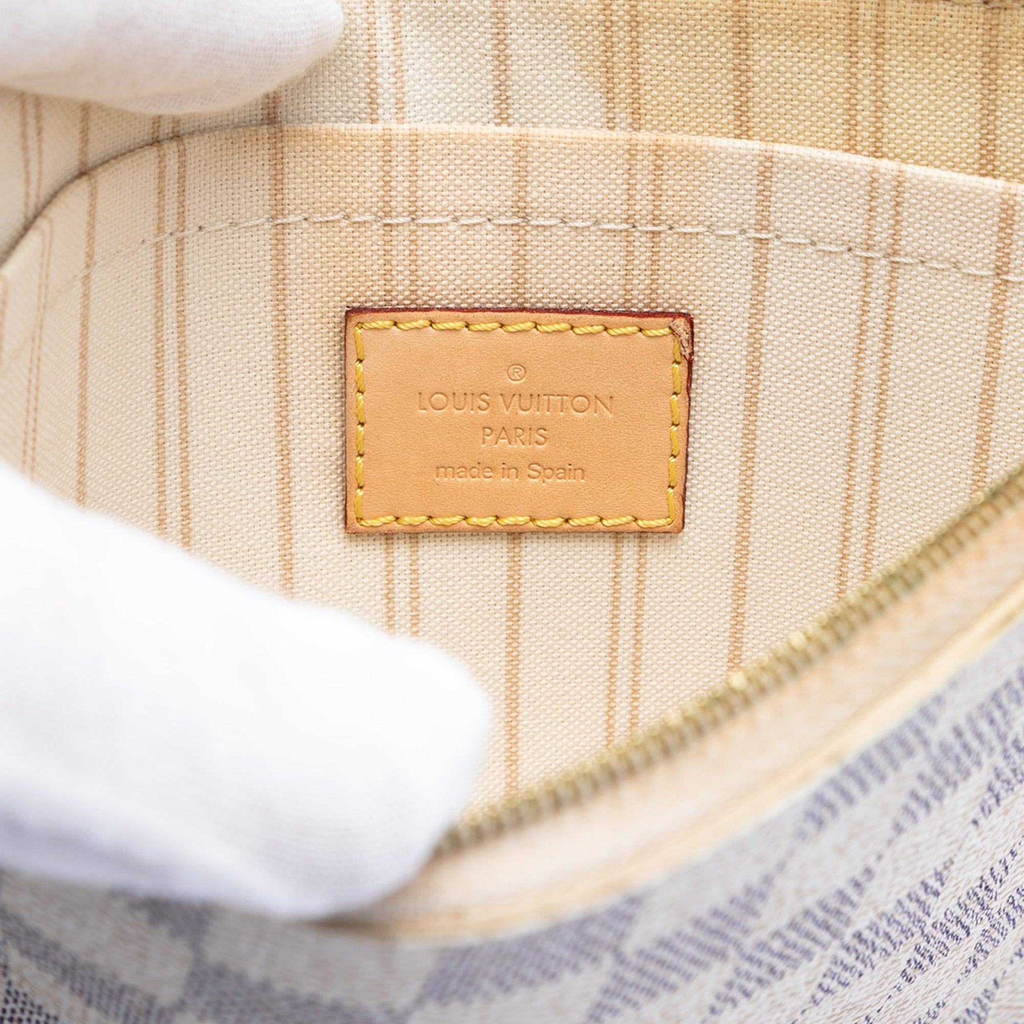Damier Azur Neverfull MM Pouch - Image 5