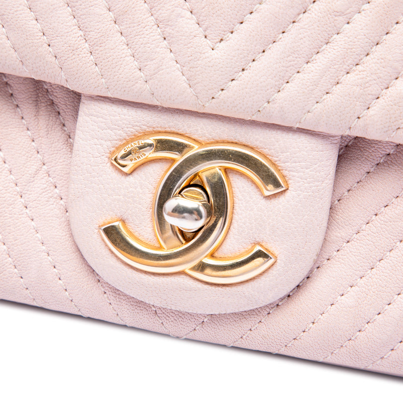 Medium Chevron Wrinkled Calfskin Medallion Charm Flap - Image 5