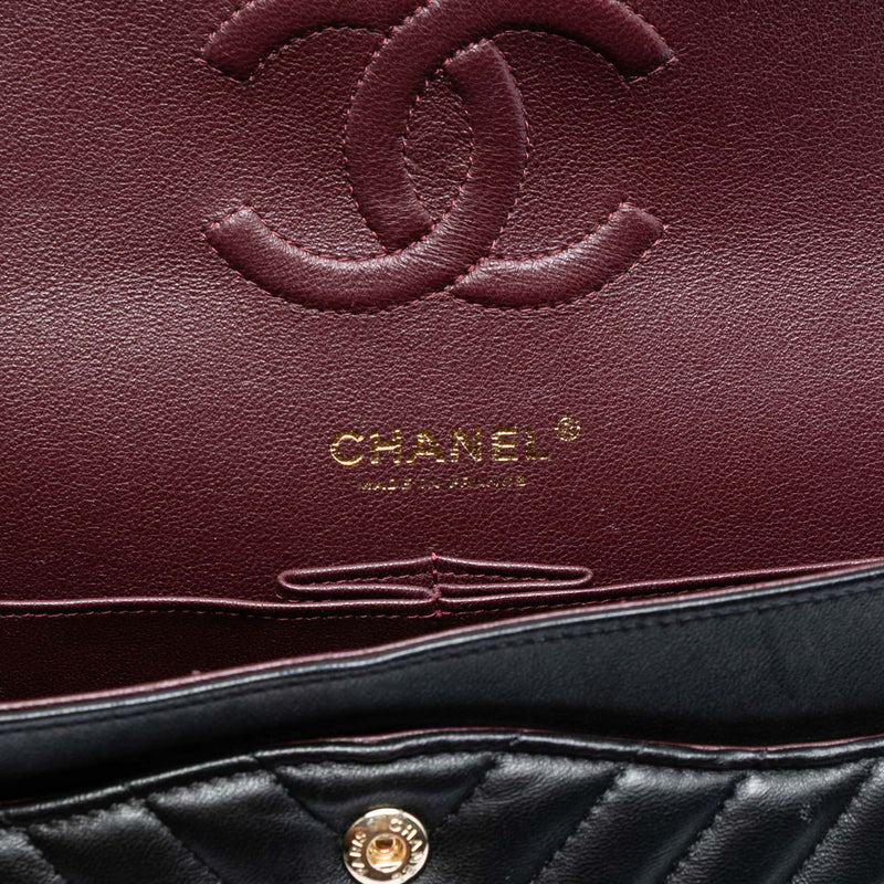 Medium Classic Chevron Lambskin Double Flap - Image 5