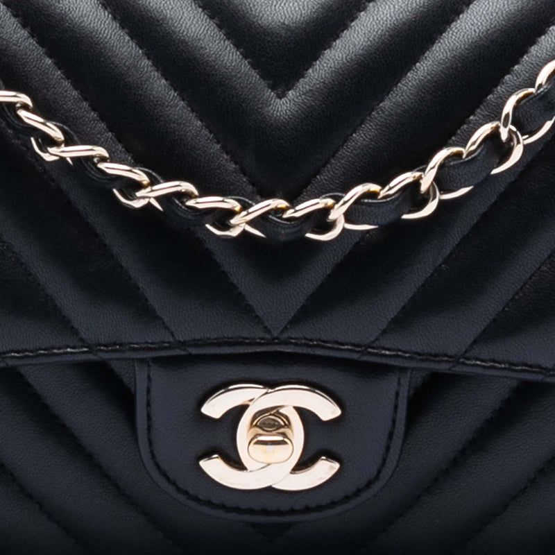 Medium Classic Chevron Lambskin Double Flap - Image 7