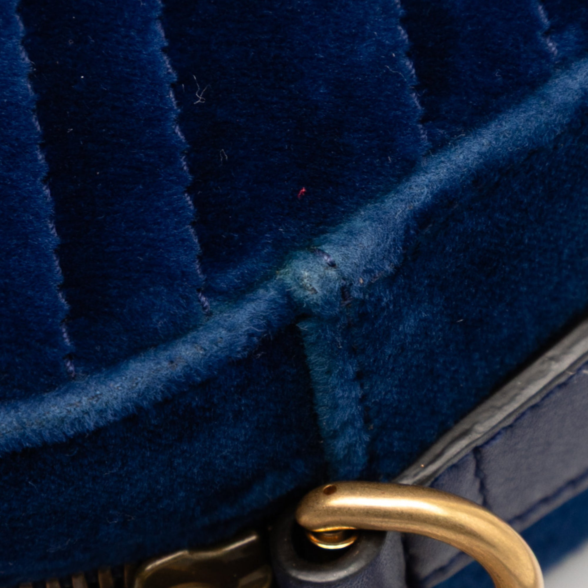 Small GG Marmont Matelasse Velvet Crossbody - Image 7