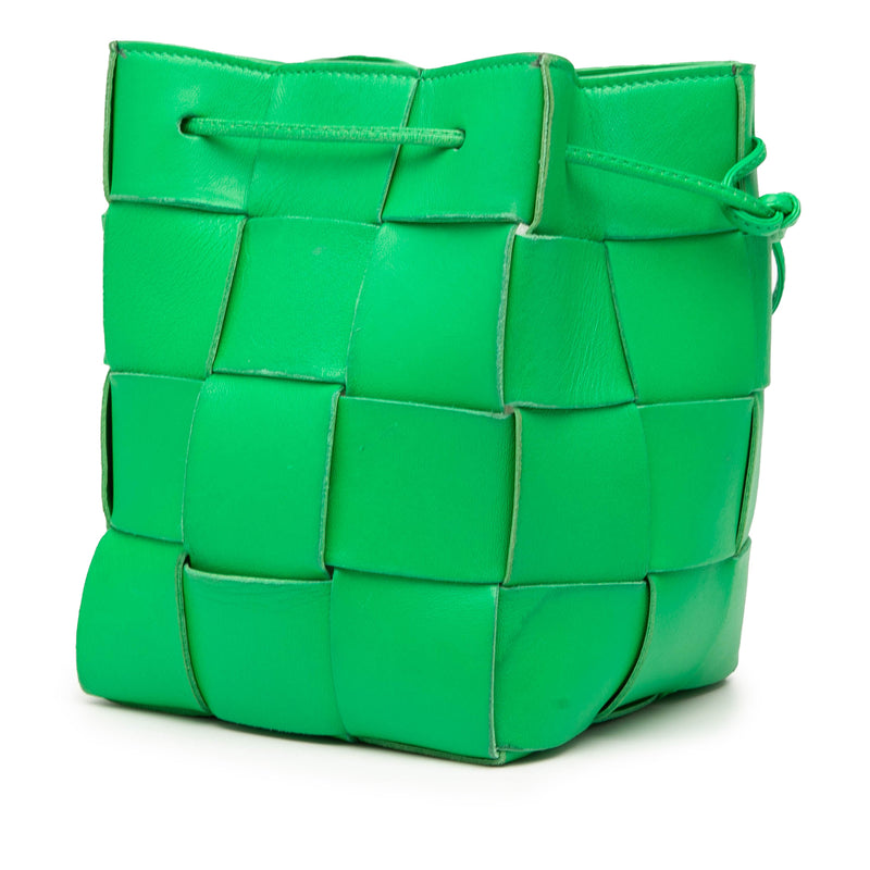 Small Nappa Maxi Intrecciato Cassette Bucket Bag - Image 2