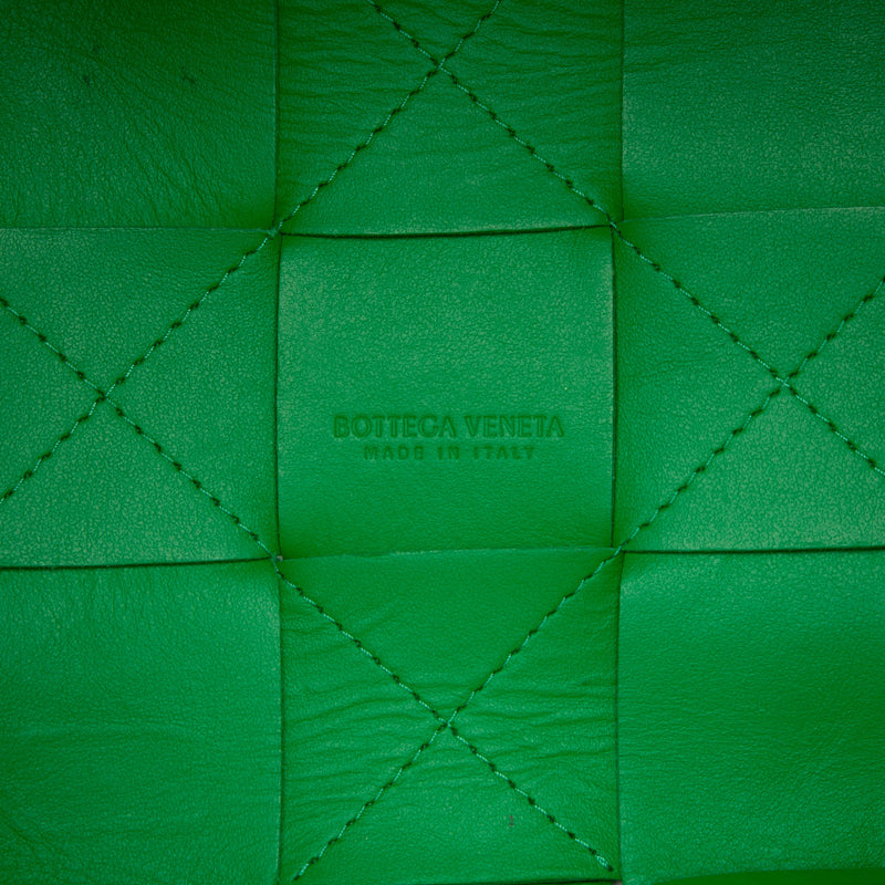 Small Nappa Maxi Intrecciato Cassette Bucket Bag - Image 5