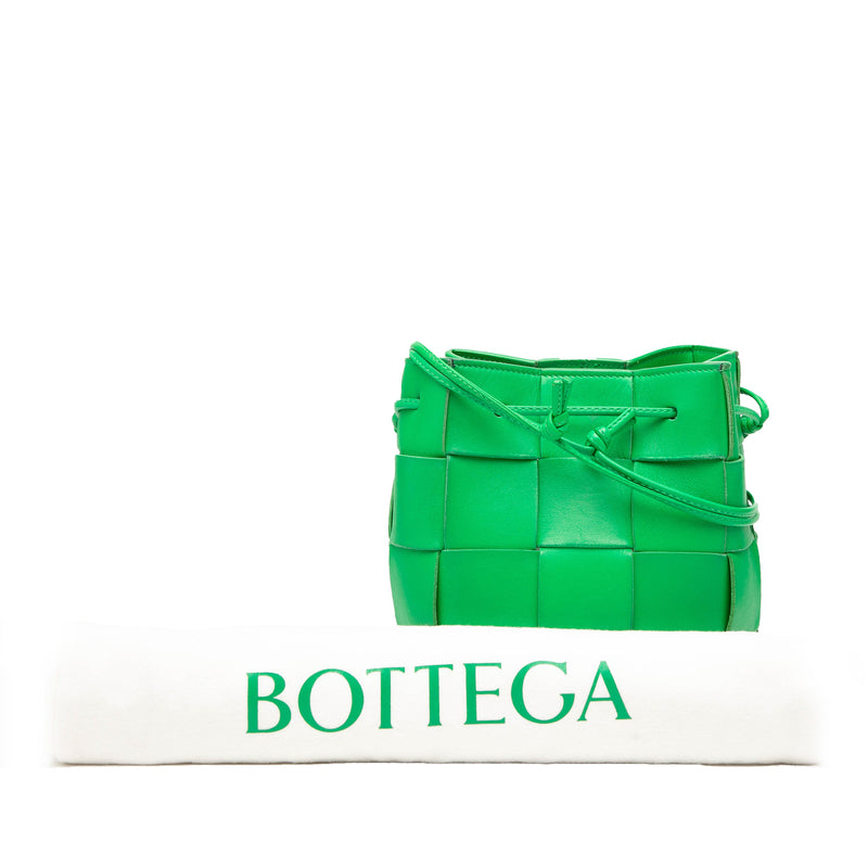 Small Nappa Maxi Intrecciato Cassette Bucket Bag - Image 7