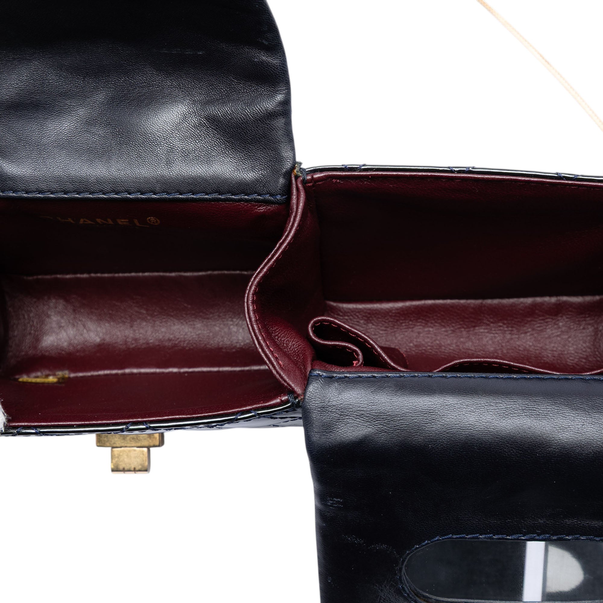 Quilted Patent Reissue 2.55 Reversible Chain Flap - Image 4