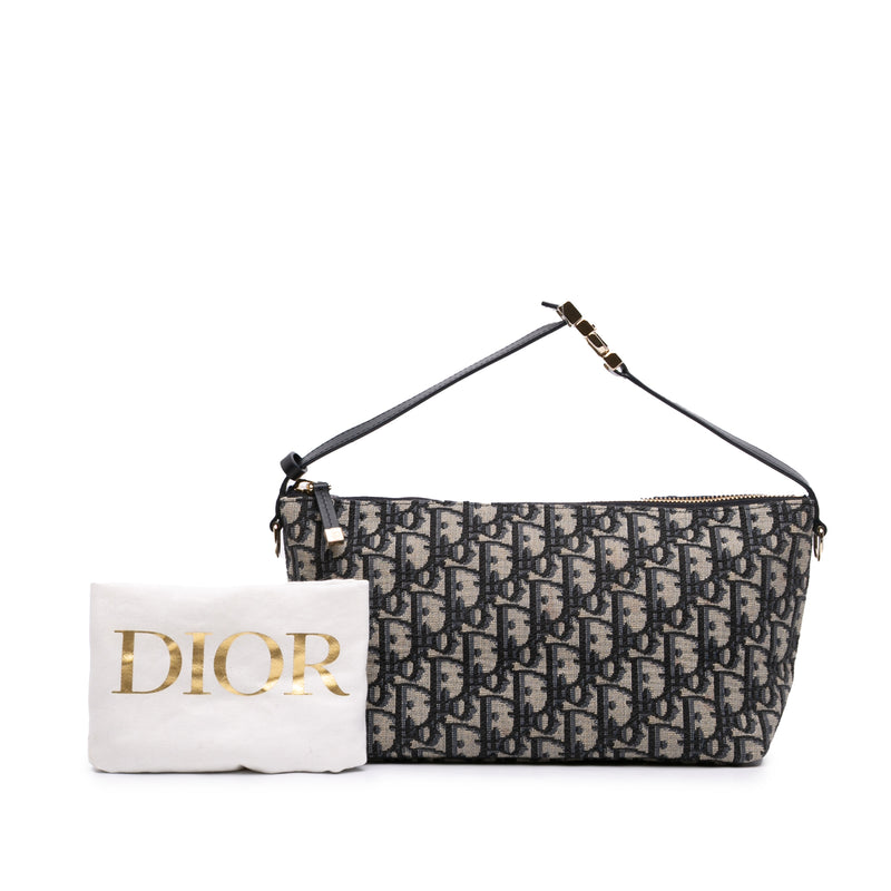 Medium Oblique Canvas Diortravel Nomad Pouch - Image 7