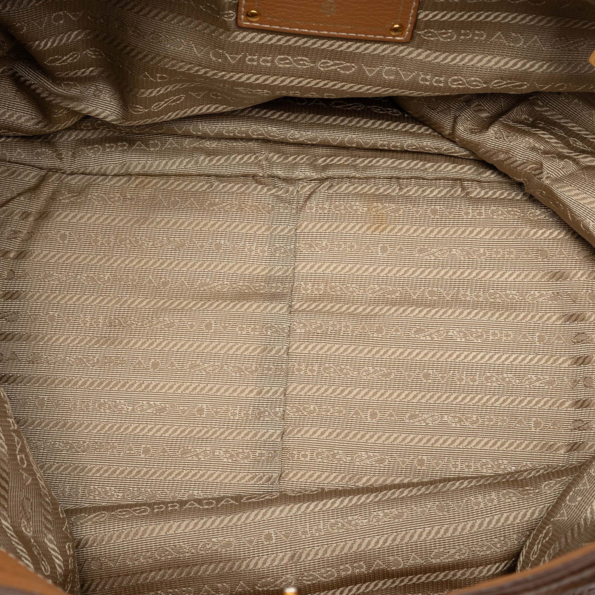 Vitello Daino Shoulder Bag - Image 4