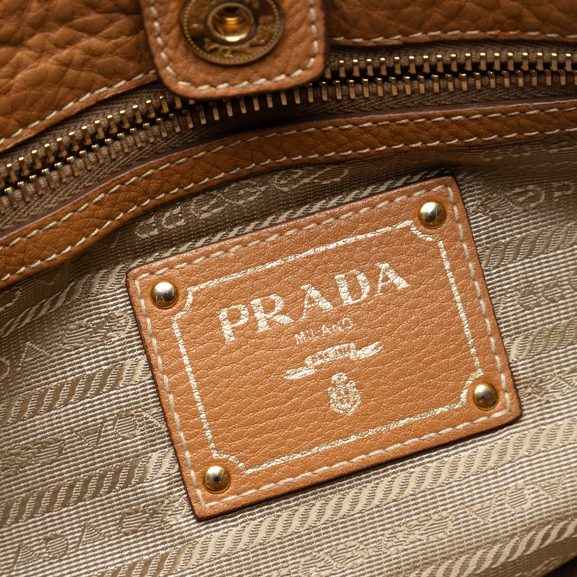 Vitello Daino Shoulder Bag - Image 5
