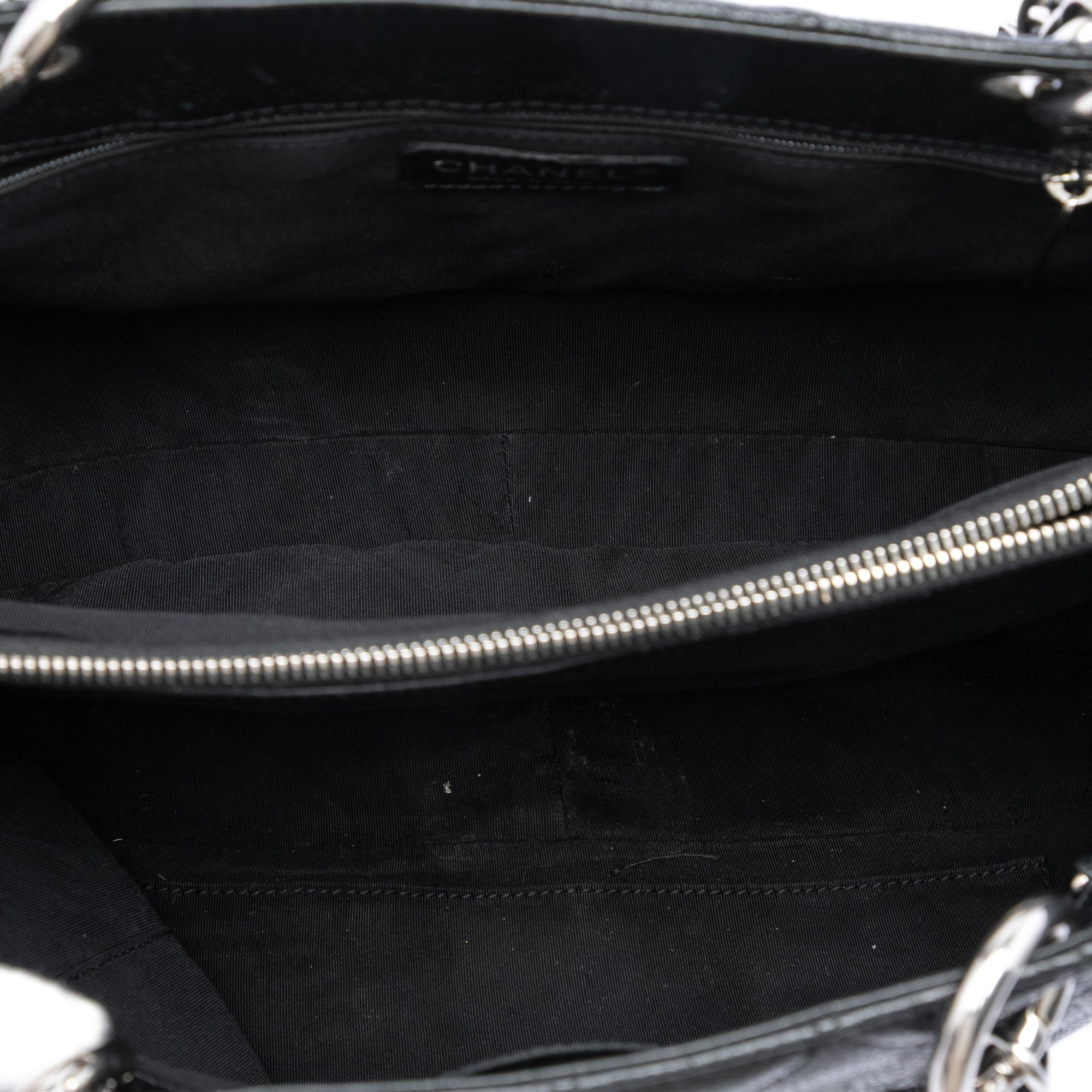 Caviar Grand Shopping Tote - Image 4