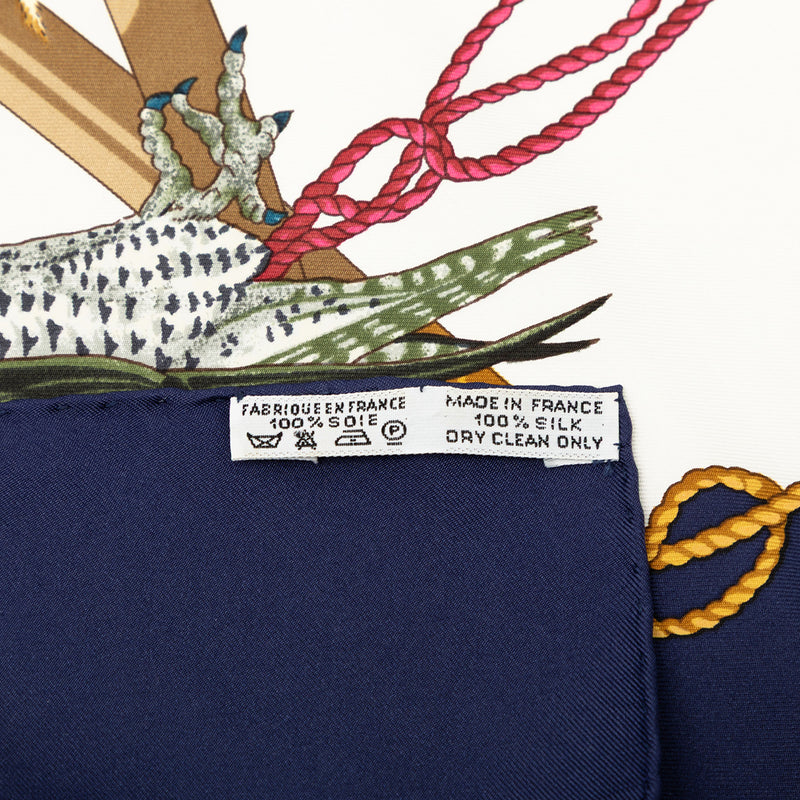 Les Oiseaux du Roy Silk Scarf 90 - Image 2