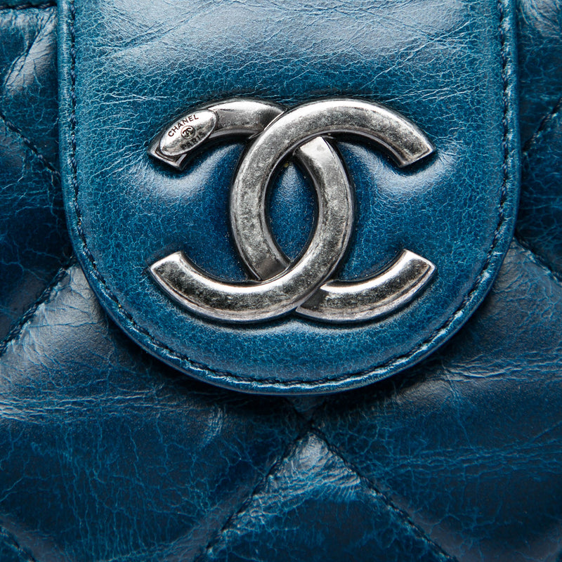 Quilted Glazed Calfskin Coco Pleats Chain Clutch - Image 5
