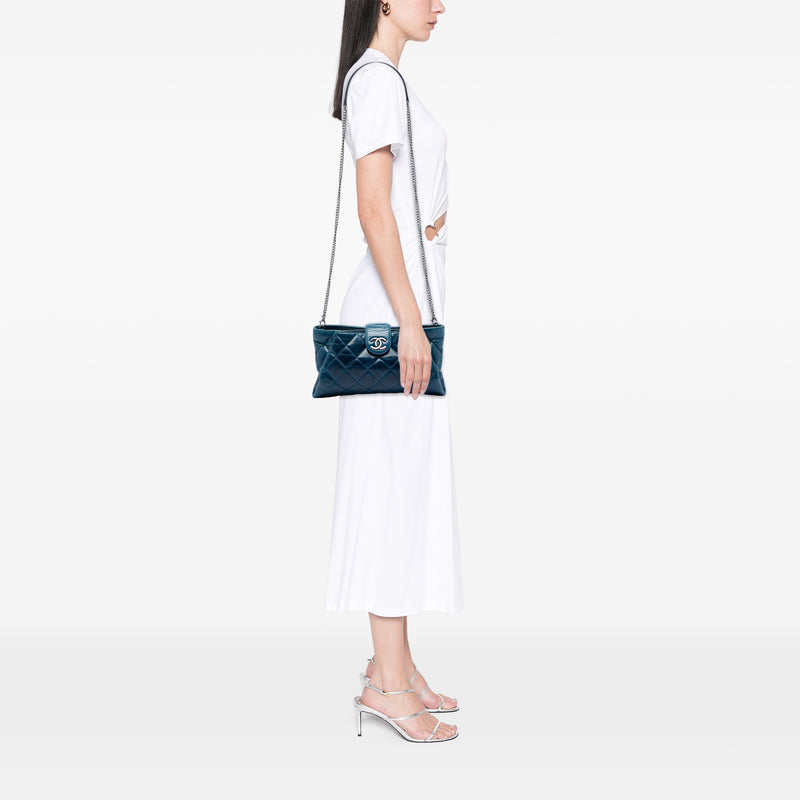 Quilted Glazed Calfskin Coco Pleats Chain Clutch - Image 6