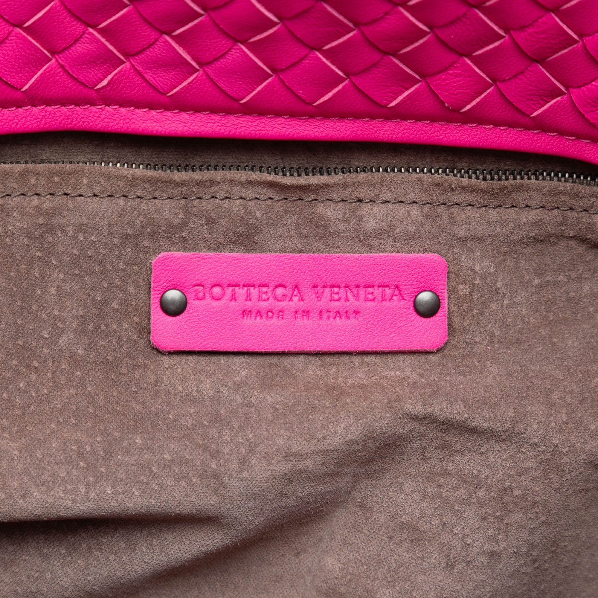 Medium Nappa Intrecciato Cesta Tote - Image 5