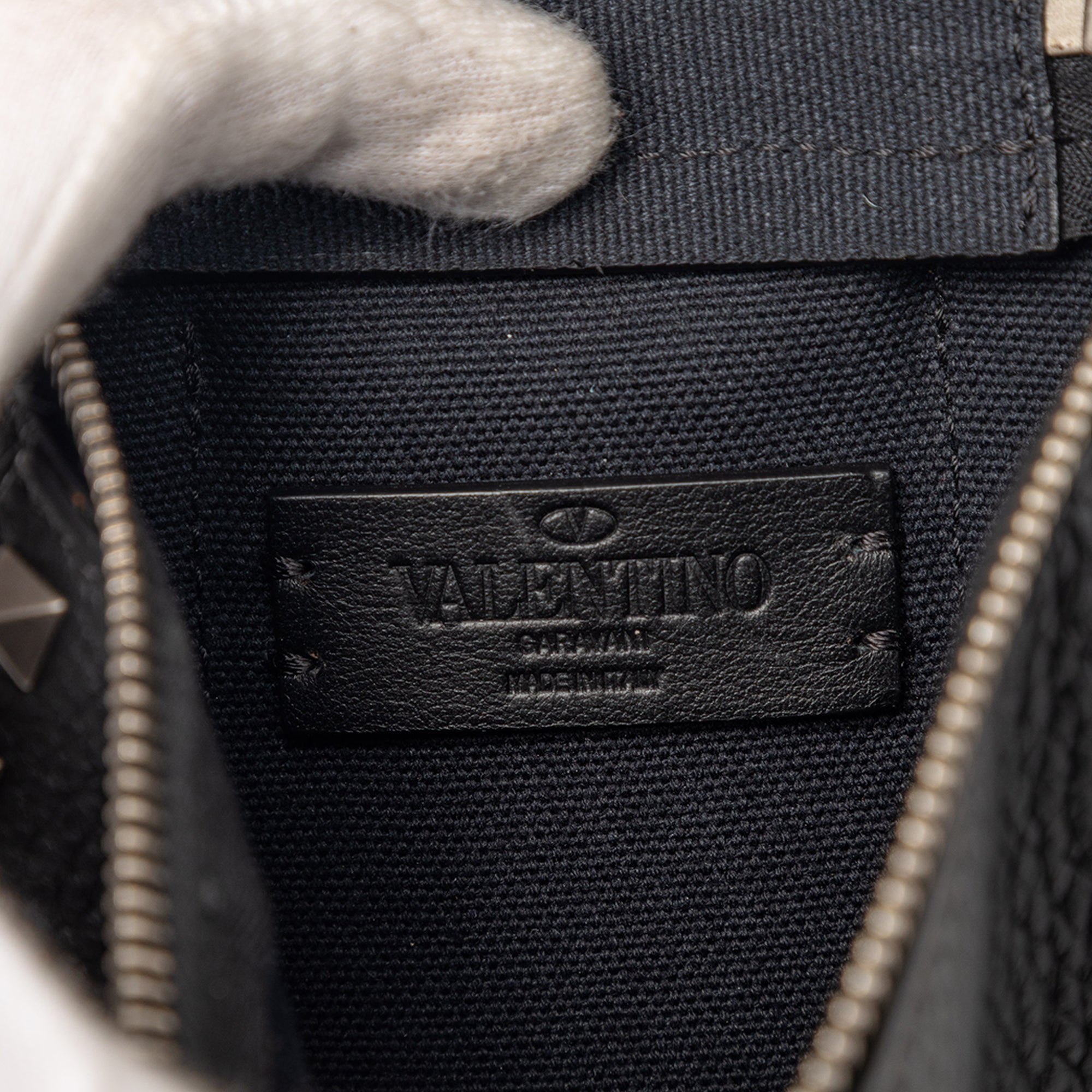 Grainy Calfskin Rockstud Convertible Sling Bag - Image 5