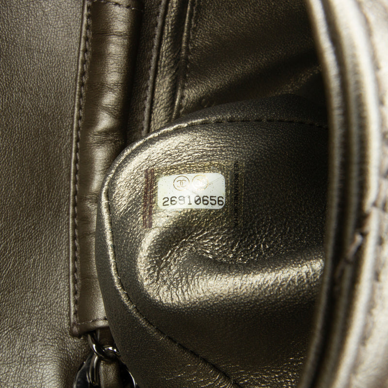 Small Chevron Data Center Envelope Flap Bag - Image 8