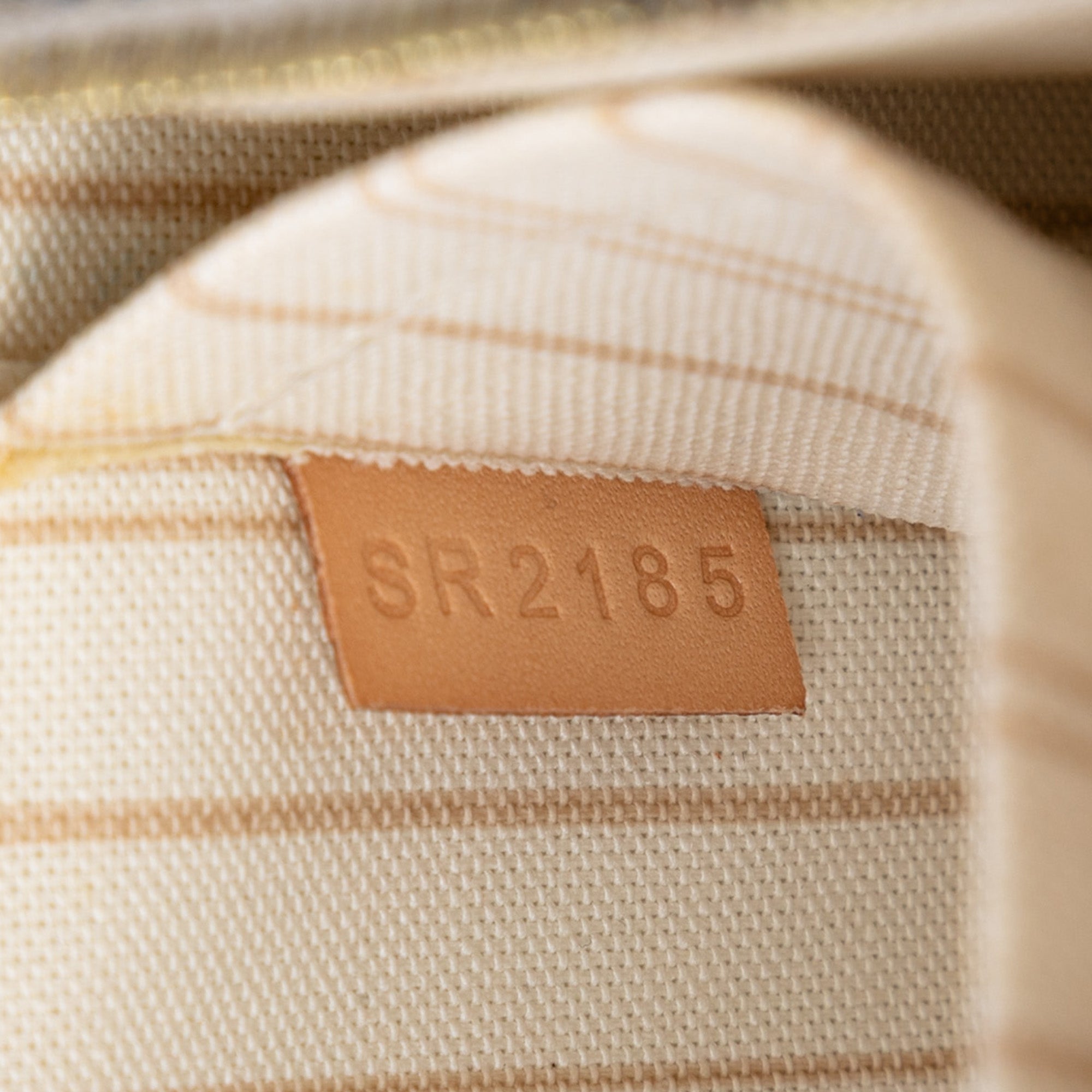 Damier Azur Neverfull MM Pouch - Image 6