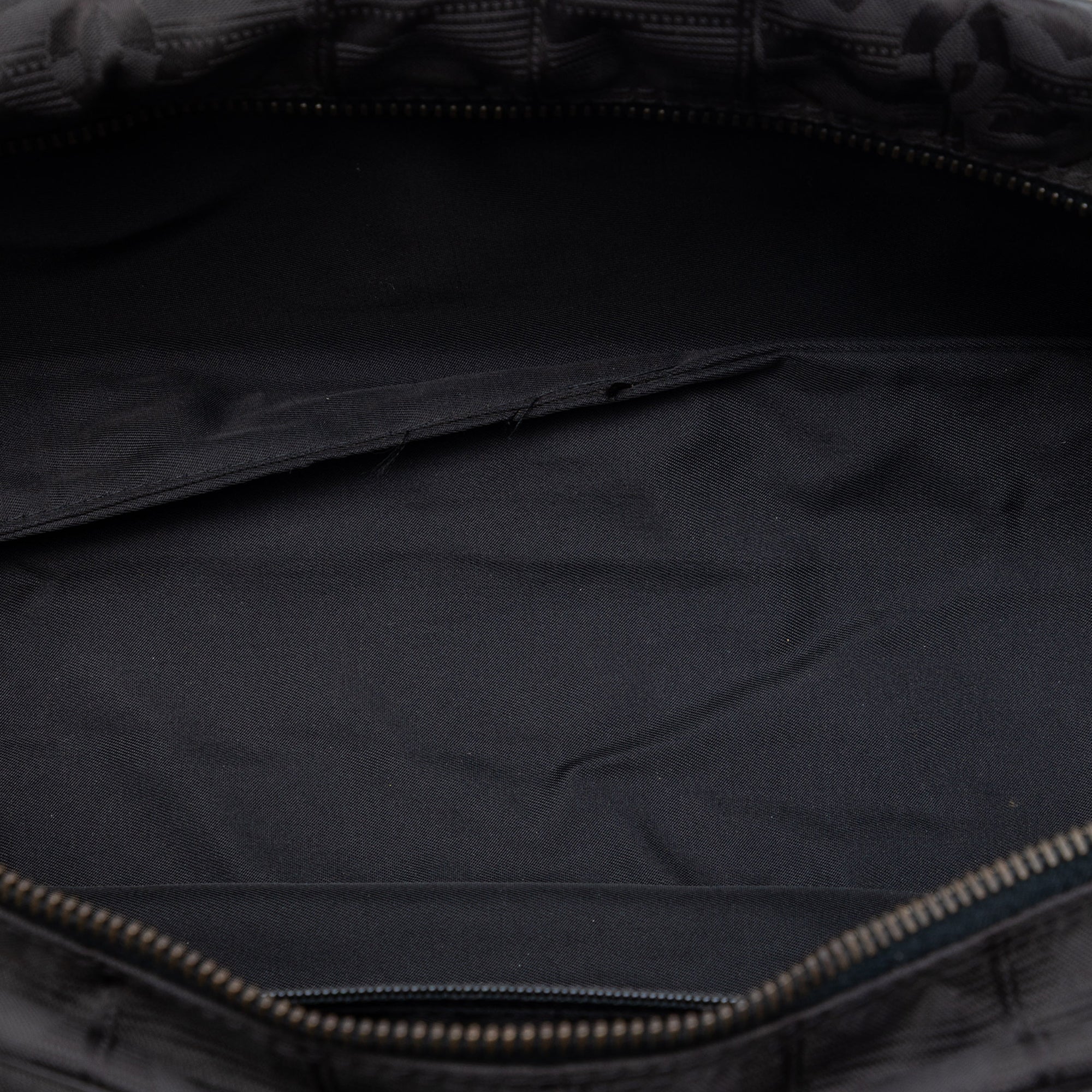 New Travel Line Nylon Handbag - Image 4