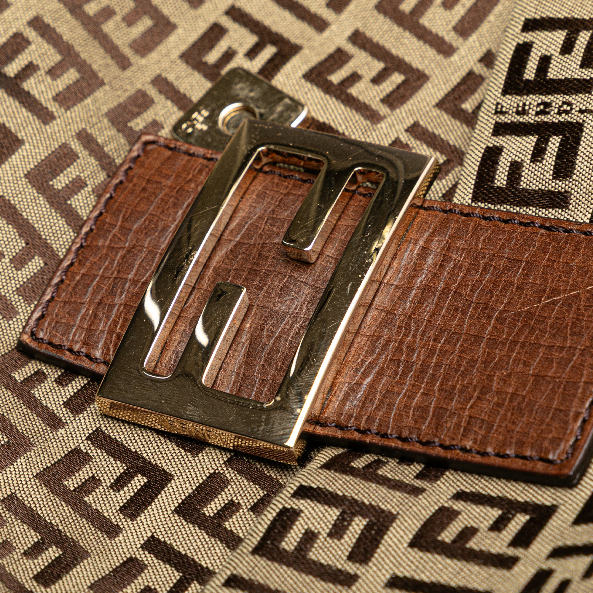 Zucchino Canvas Crossbody - Image 8
