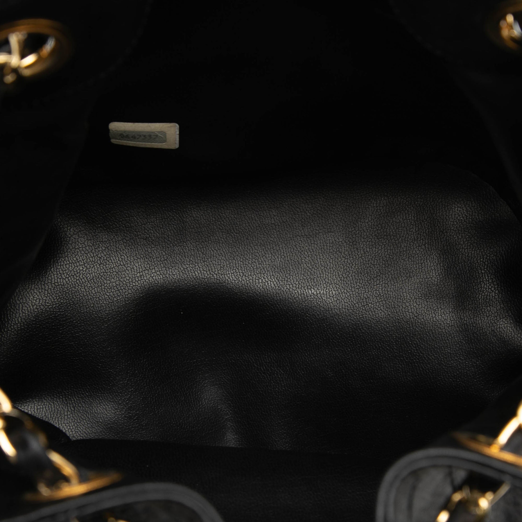 Quilted Lambskin Drawstring Chain Bucket Bag - Image 4