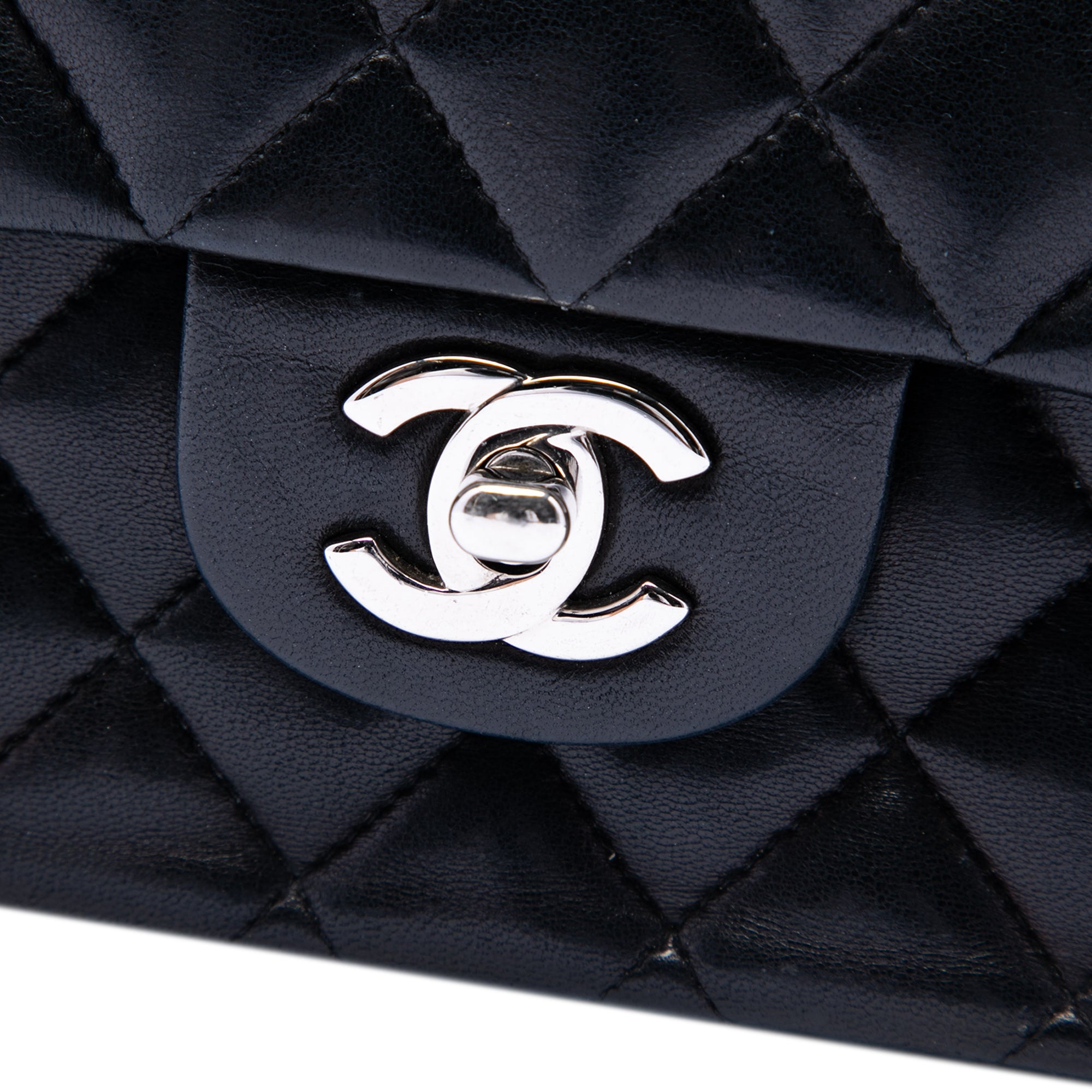 Medium Classic Lambskin Double Flap - Image 5
