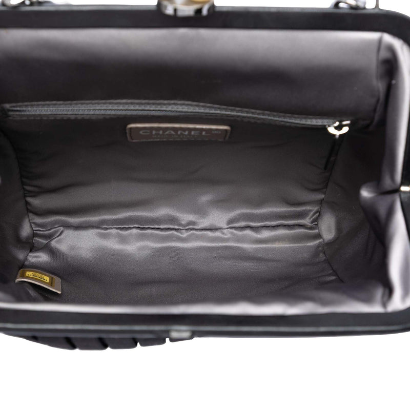 Pleated Satin Frame Pearl Chain Fringe Shoulder Bag - Image 4