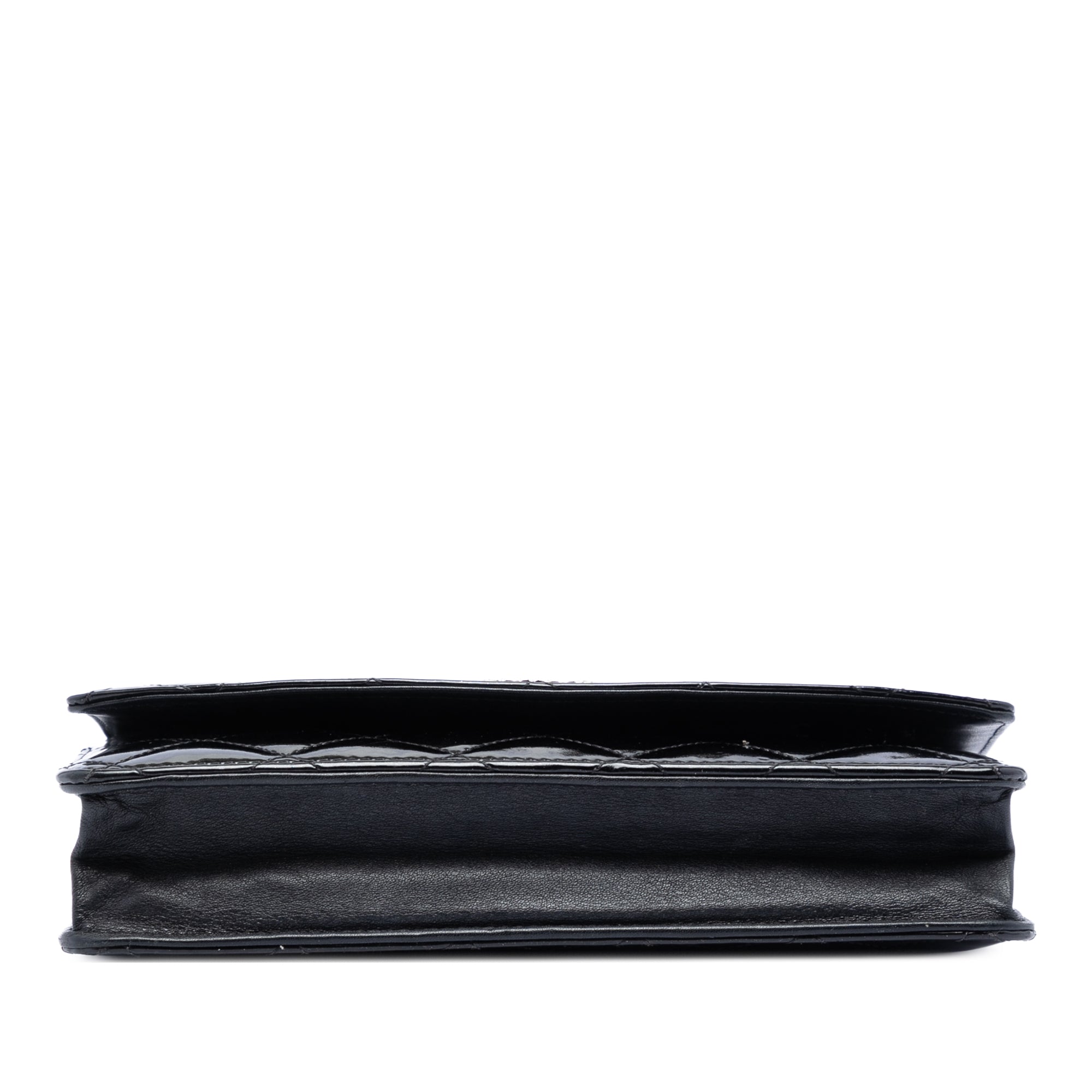 CC Quilted Patent Brilliant Wallet On Chain - Image 3