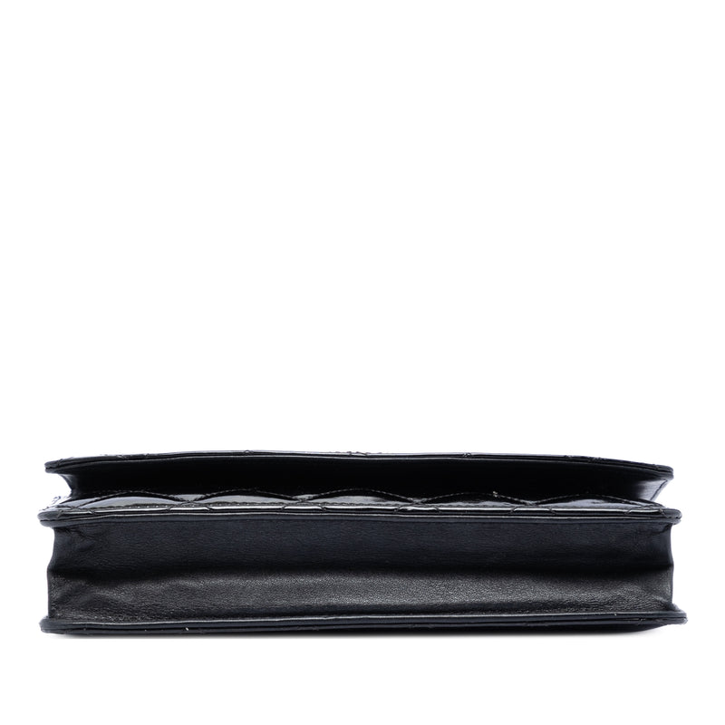 CC Quilted Patent Brilliant Wallet On Chain - Image 3