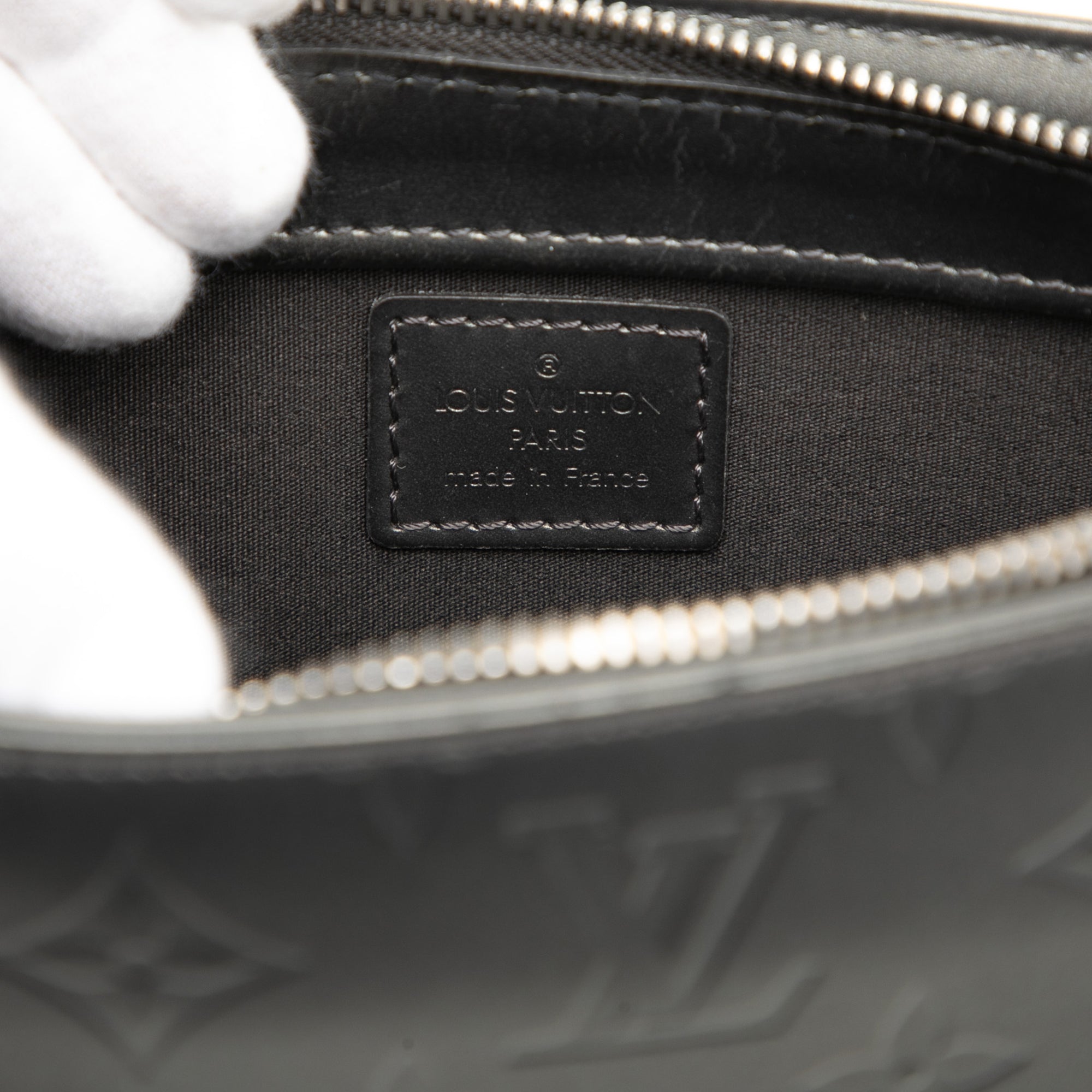 Monogram Mat Fowler - Image 5