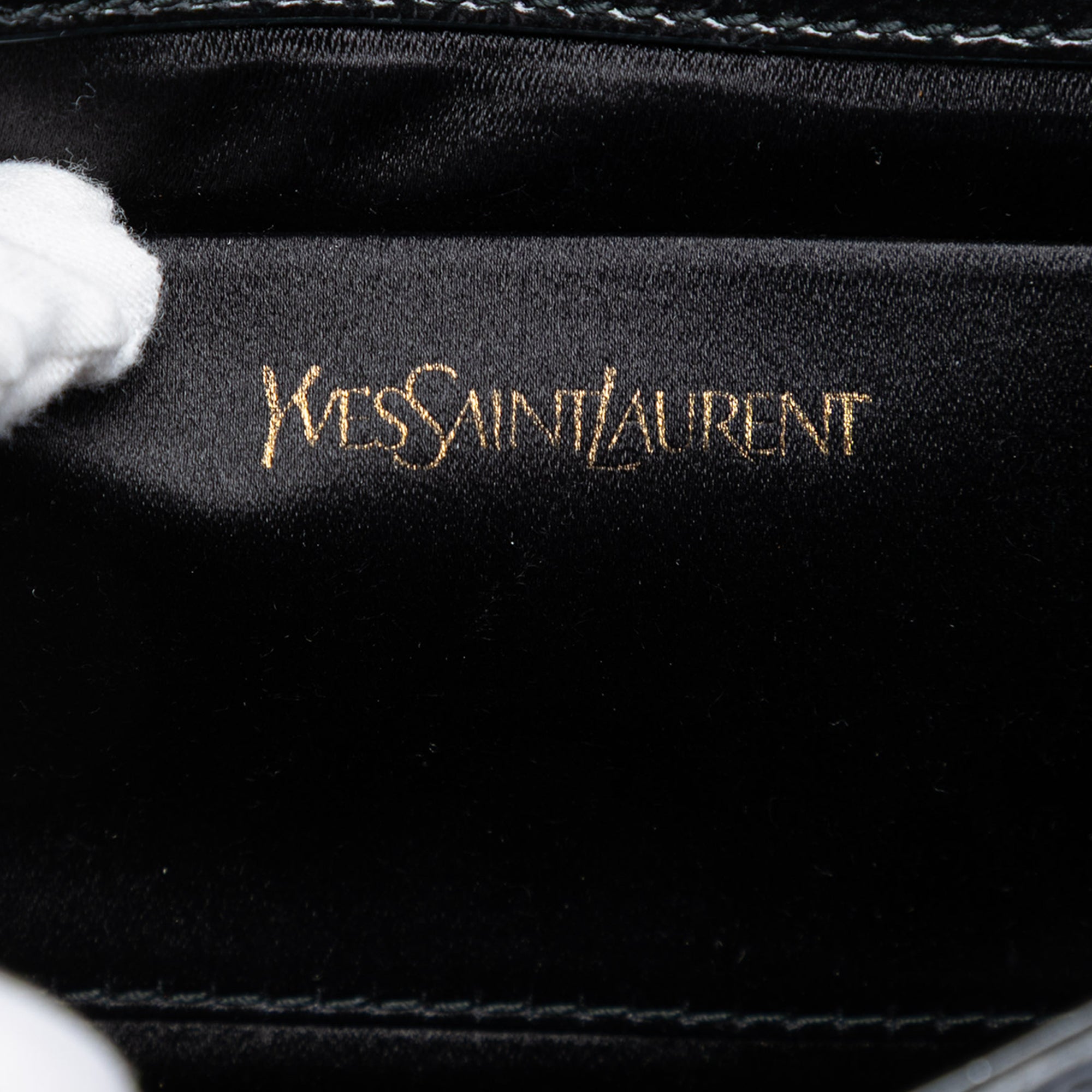 Small Textured Patent Monogram Belle De Jour Clutch - Image 5